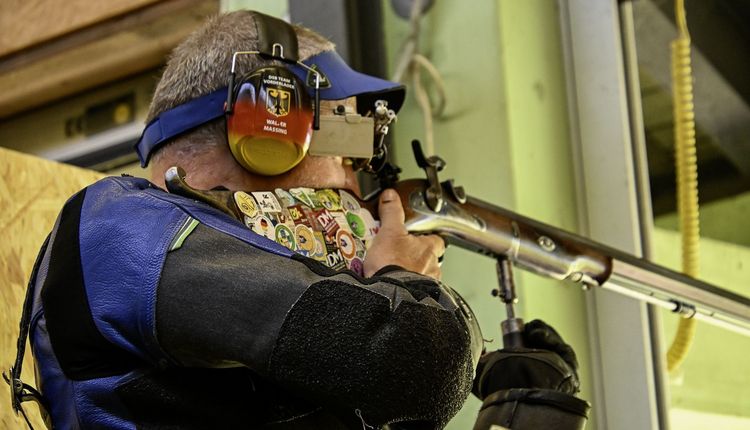 Walter Massing sicherte sich bei den Deutschen Vorderlader-Meisterschaften in Hannover Gold mit dem Perkussionsgewehr. (Foto: DSB)