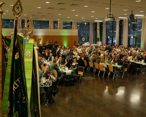 Ein Blick in den Festsaal beim 75. Hessischen Schützenball 2026 in Usingen. (Foto: Lutz Berger)